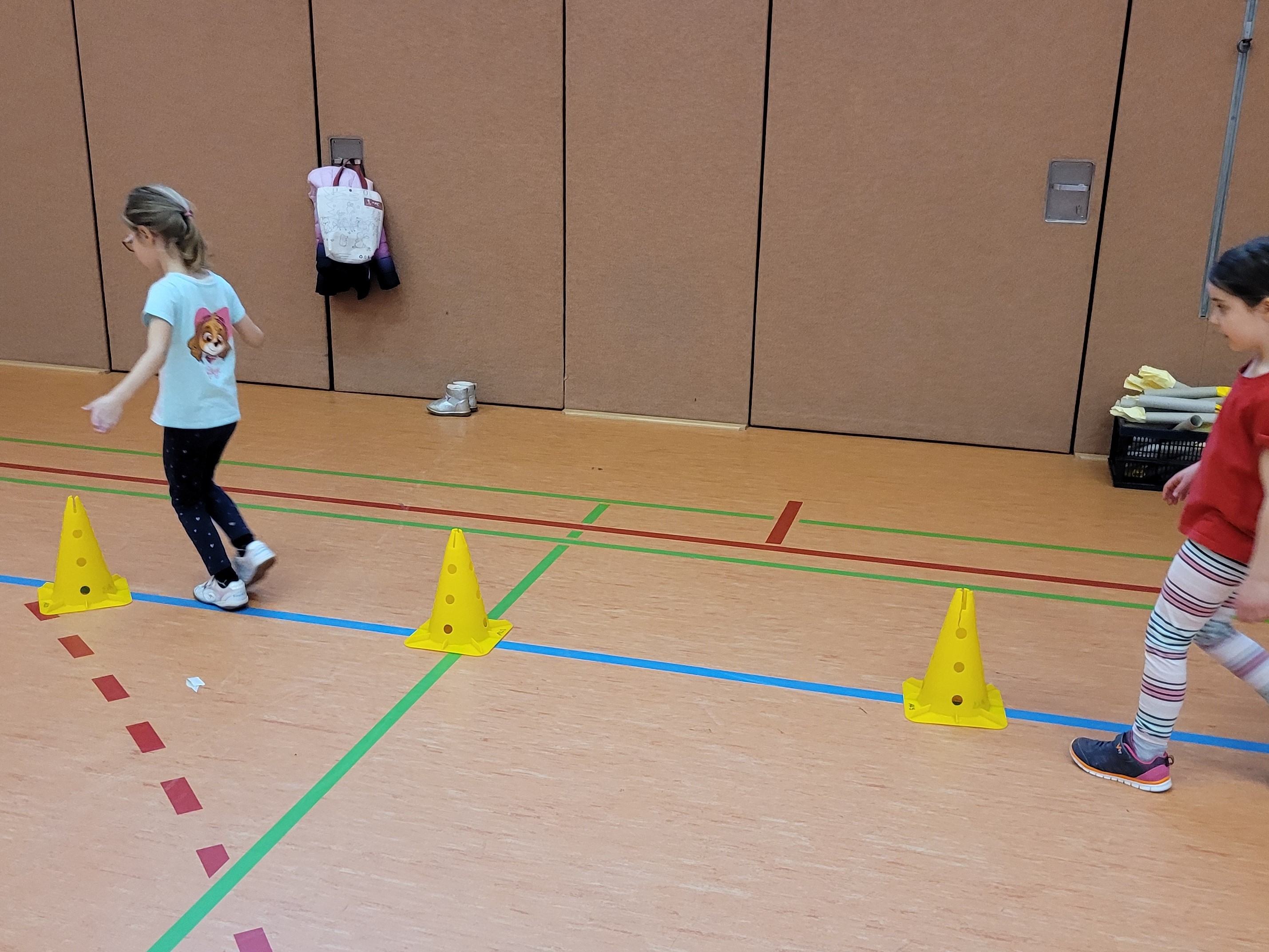 spielzeug laufen lernen TSV Malsfeld - Fotos Kinderturnen